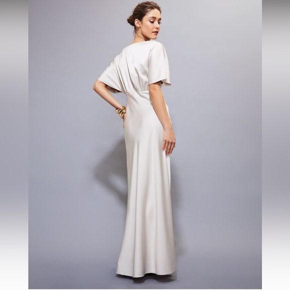 NWT RW&CO. Short Sleeve Satin Maxi Dress in Gardenia - Picture 2 of 4